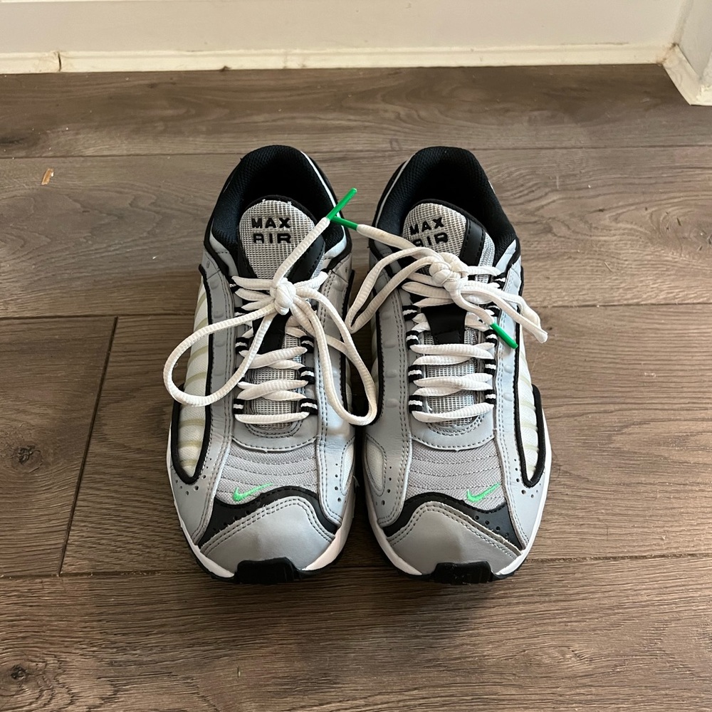 NIKE AIR MAX TAILWIND 4 GS 'WOLF GREY GREEN SPARK' WOLF GREY/WHITE/BLACK GREEN